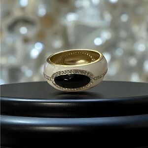 Elegant Gold and Black Women's Clasp Free Bracelet